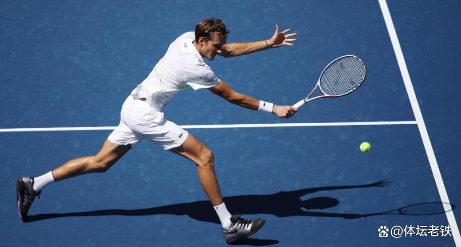 拉沃尔杯碾压温网，梅德韦杰夫统治全场