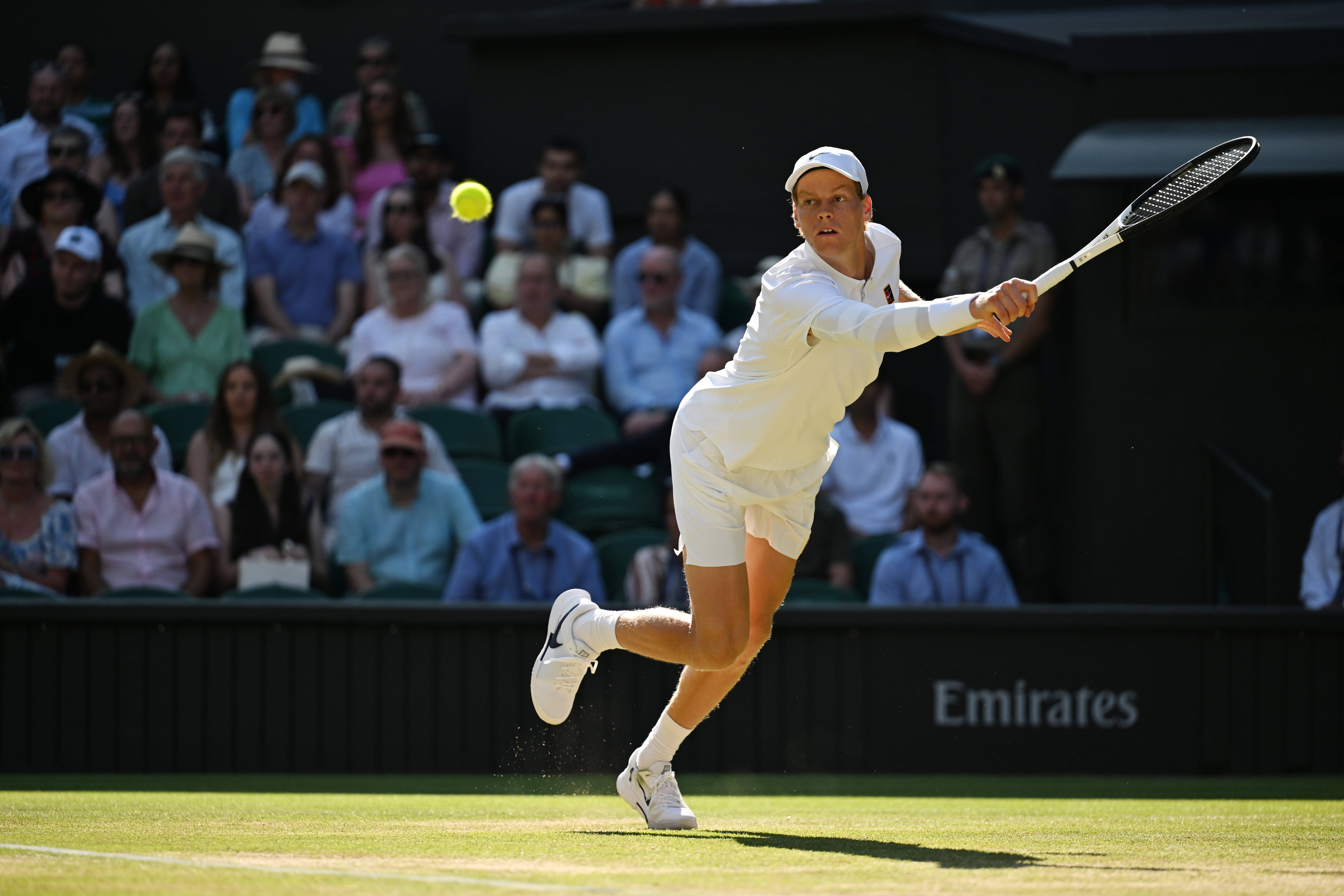 爱游戏官网-美网逆转温网，辛纳带队取胜