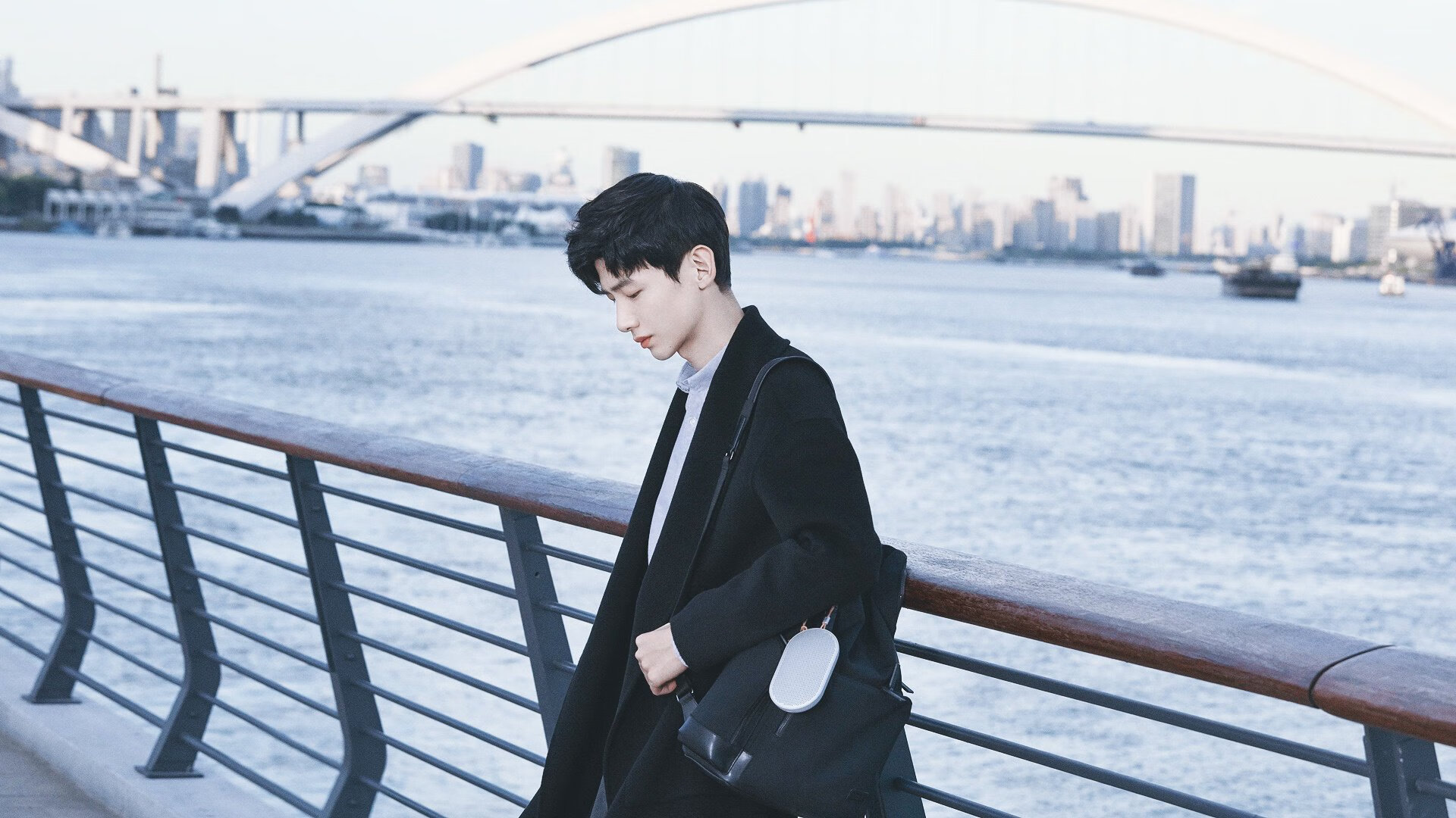 爱游戏tv-天王山之战！恩比德制霸内线，76人险胜独行侠赢得排名关键卡位战