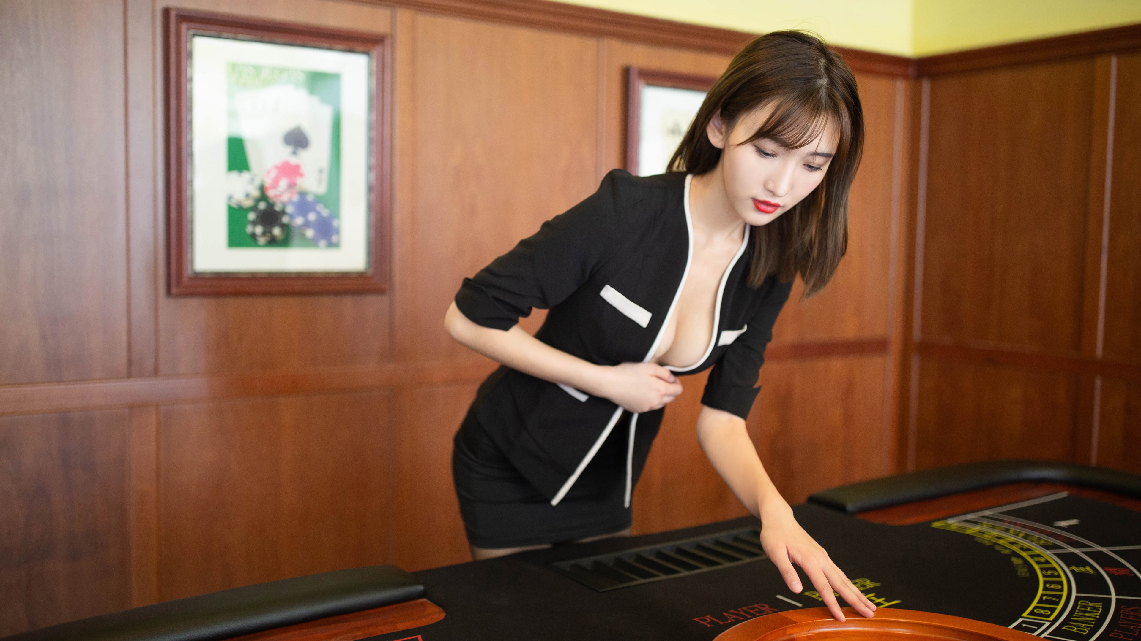 双子星赛道，切特的钢铁意志与引擎轰鸣的同一场胜利 从NBA加时鏖战到F1发车格，一位新秀在双重领域接管比赛的隐喻