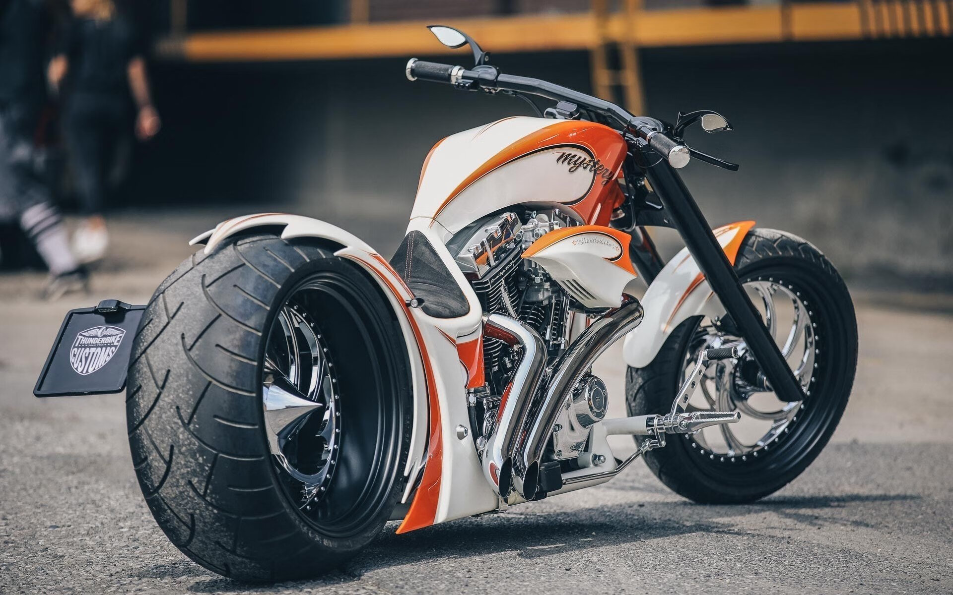 月光不曾偏袒任何奇迹