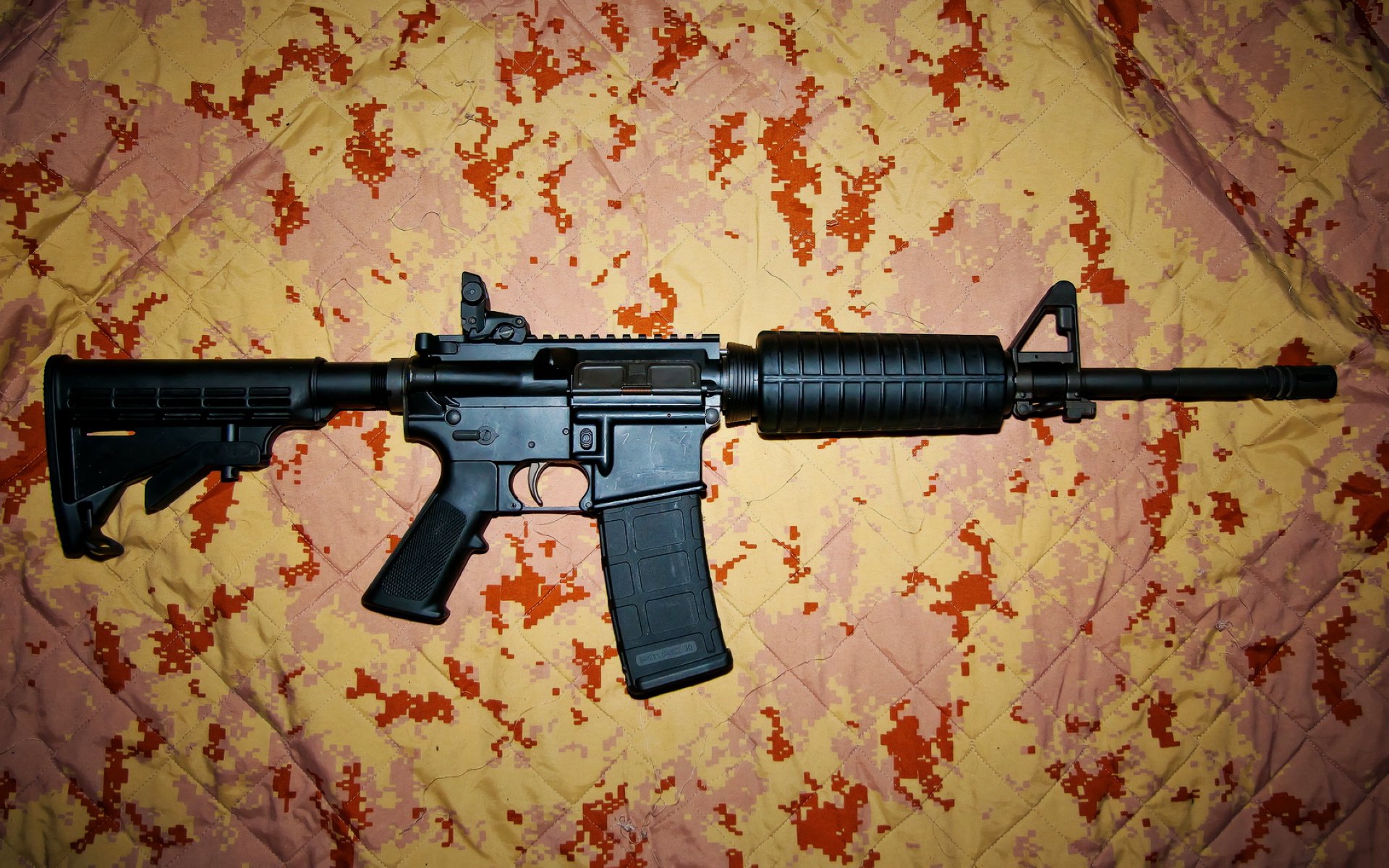 荷兰对阵希腊，哈弗茨连续得分如同达摩克利斯之剑