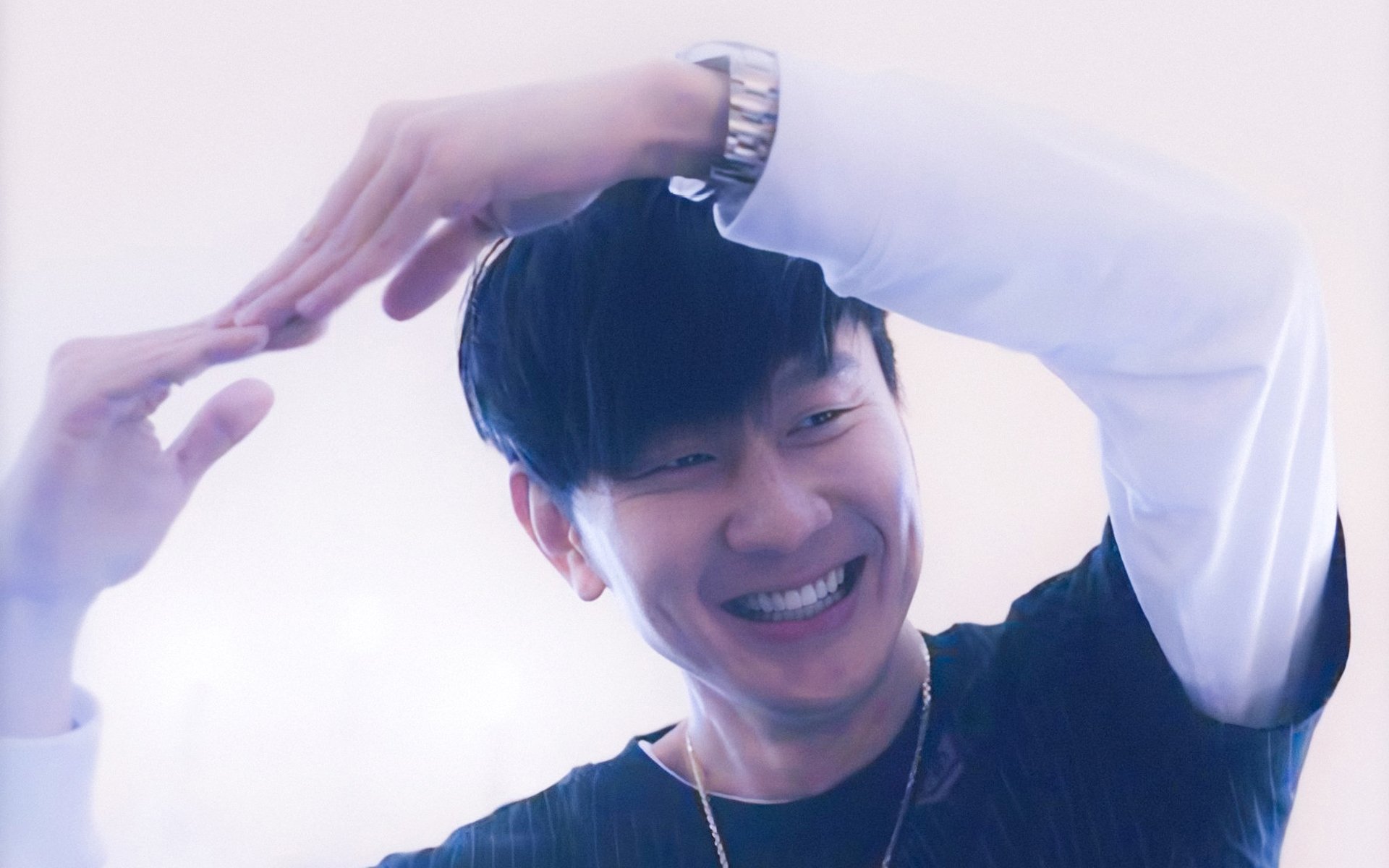 当厄瓜多尔鏖战拜仁，英超争冠焦点战的非典型隐喻